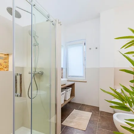 Natural Chic - 15 Min Dall'arena & Garage Apartment *